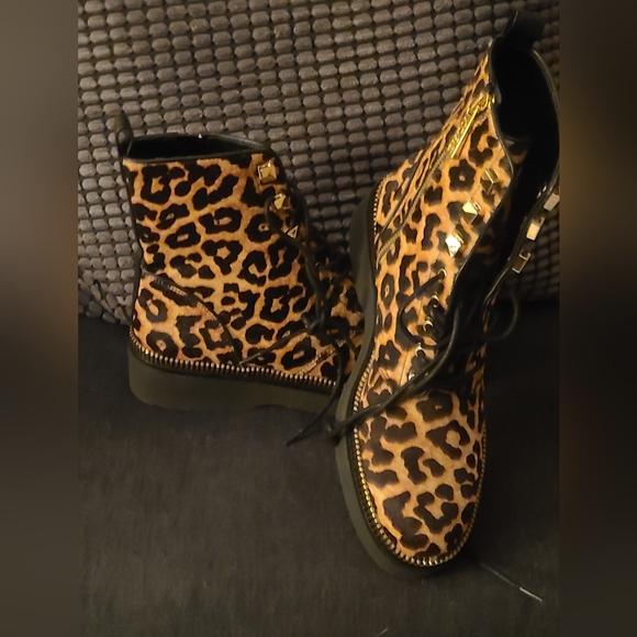 MICHAEL MICHAEL KORSHaskell Leopard Calf Hair Combat Boot - Picture 1 of 3